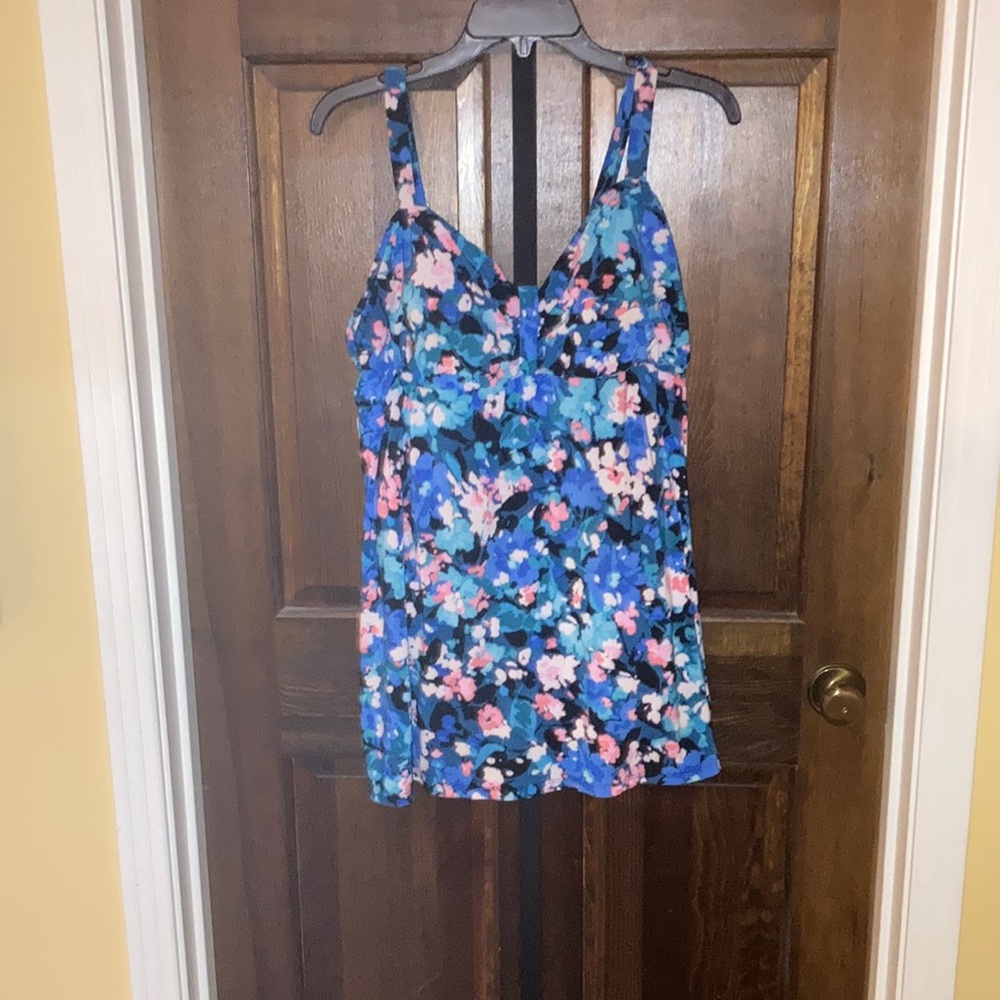 Croft & Barrow Floral One Piece Bathingsuit Dress in Blue, Pink, & black Size 16